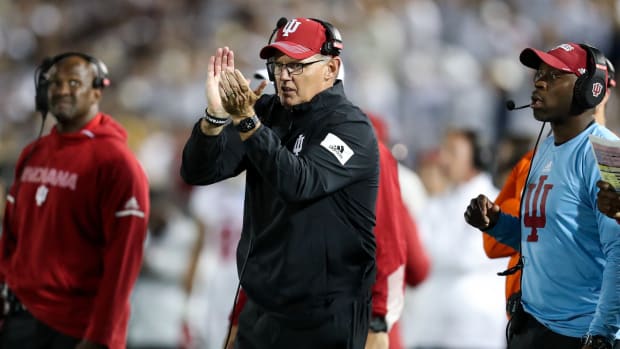 Indiana coach Tom Allen guides the Hoosiers against the Penn State Nittany Lions at Beaver Stadium in 2021.